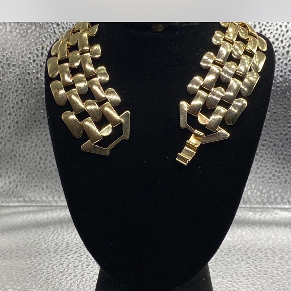 Ladies “” Statement ^^^^ LuXX *** Gold Necklace - Picture 3 of 5